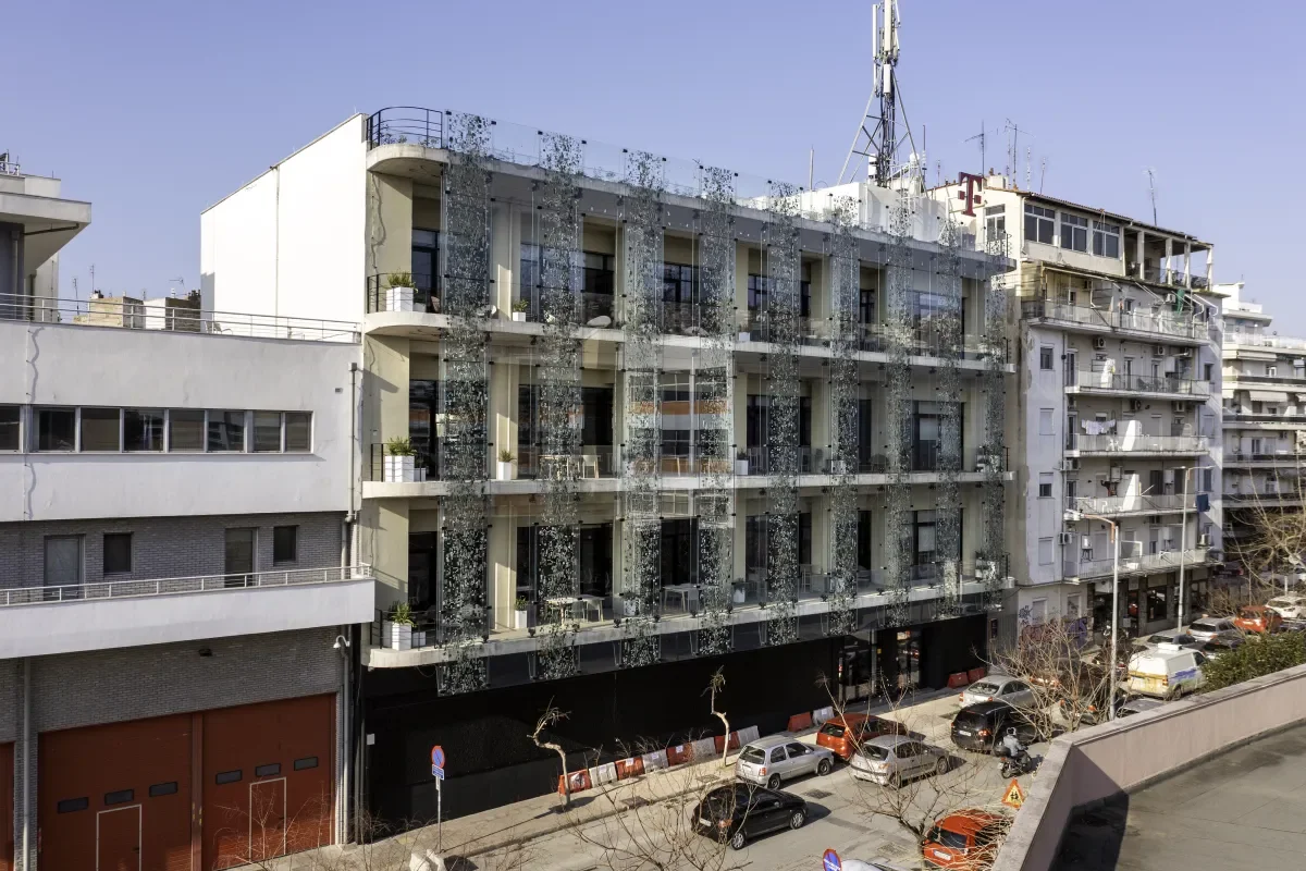 Φωτογραφία από εξωτερικό κτηρίου ΑΠΟΣΤΟΛΟΥ ΠΑΥΛΟΥ_THE PIXEL BUILDING