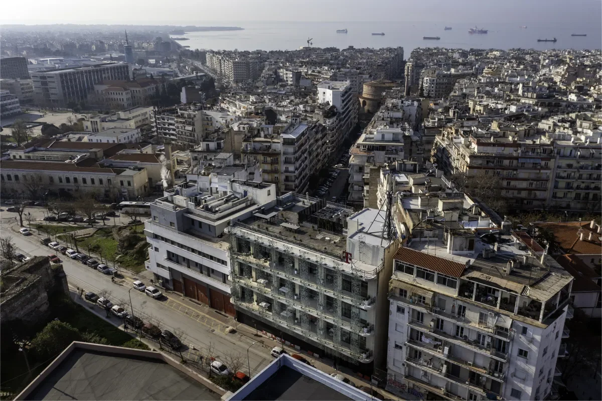 Φωτογραφία από εξωτερικό κτηρίου ΑΠΟΣΤΟΛΟΥ ΠΑΥΛΟΥ_THE PIXEL BUILDING
